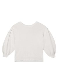 Suéter texturizado de color gris claro con un amplio escote redondo, hombros caídos y mangas abullonadas. Falda corta con ribete de canalé.