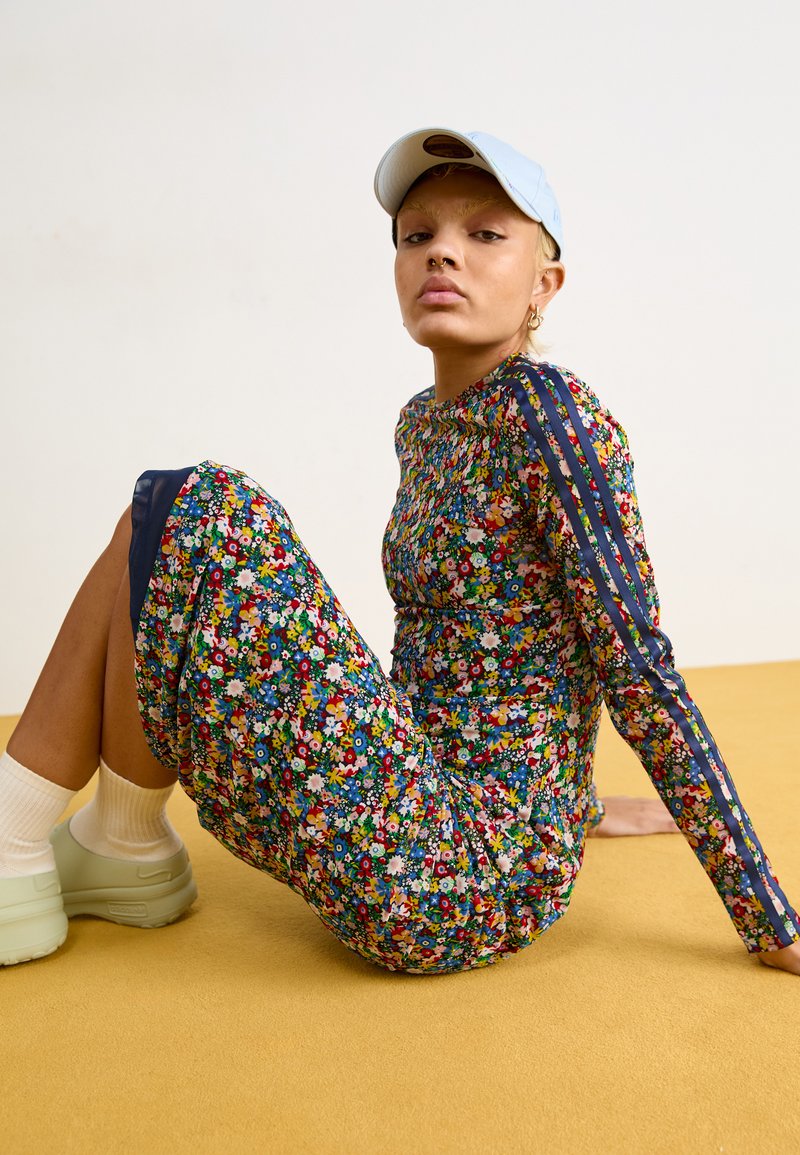 adidas Originals LIBERTY LONDON MESH MAXI - Jersey dress - multicolor/night indigo/multi-coloured - Zalando.ie adidas Originals LIBERTY LONDON MESH MAXI - Jersey dress - multicolor/night indigo/multi-coloured - Zalando.ie