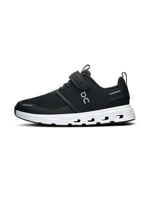 Chaussure de sport noire avec semelle blanche rembourrée, tige en mesh, sangle Velcro, languettes de traction et logo de la marque sur le côté.