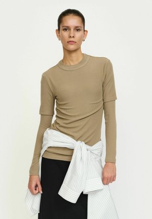 FENJA - Lihtne T-särk - greige