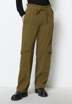 Marc O'Polo PANTS, FLUENT UTILITY STYLE, STRAIGHT LEG, PATCH POCKETS, ELASTIC WAIST - Bukse - forest floor