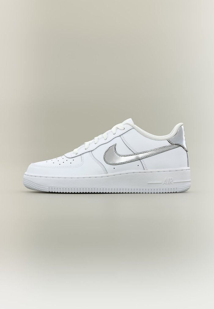 Nike AIR FORCE 1 UNISEX - Zapatillas - white/metallic silver-coloured