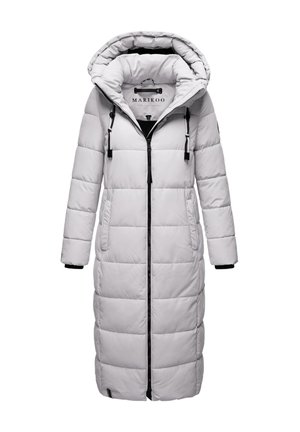 Long manteau d’hiver matelassé gris clair avec capuche, fermeture éclair noire, poches latérales et cordons de capuche réglables.