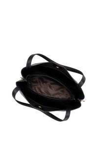 Schwarze Tragetasche mit glattem Lederexterior, doppelten Trägern und einem braunen Innenfutter aus Stoff mit einer Reißverschlusstasche und Logoprint.