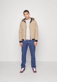 Jack & Jones JCOCLASSIC JACKET HOOD  - Casaco de inverno - tannin