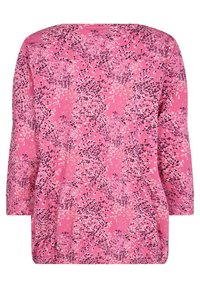 Lyserød bluse med et spredt blomsterprint i mørkere pink- og sorte nuancer, med lange ærmer og en afslappet pasform. Blød stoftekstur.
