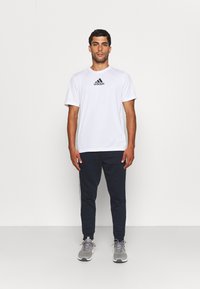 adidas Performance ESSENTIALS 3STRIPES - Trainingsbroek - legend ink/white