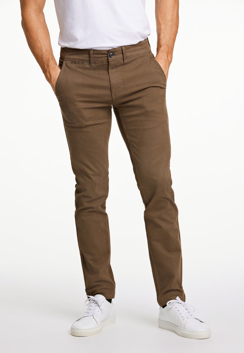Lindbergh STRUCTURE SUPERFLEX - Pantalones chinos - brown
