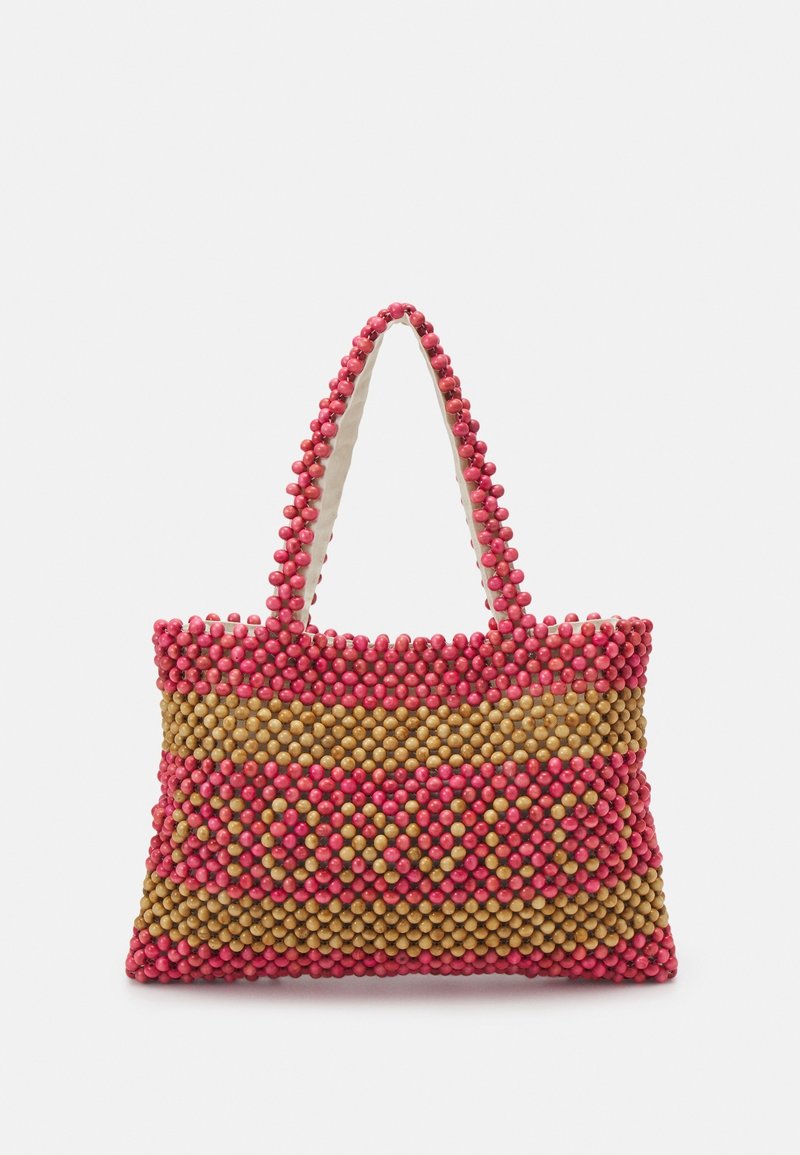 Borsa a tracolla multicolore realizzata in perline rosa e beige, con una superficie testurizzata, due manici e un motivo decorativo lungo il centro.
