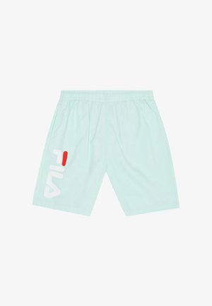 Vaaleansiniset joustovyötärölliset shortsit, joissa valkoinen ja punainen Fila-logo vasemmassa lahkeessa, kevyt kangas.