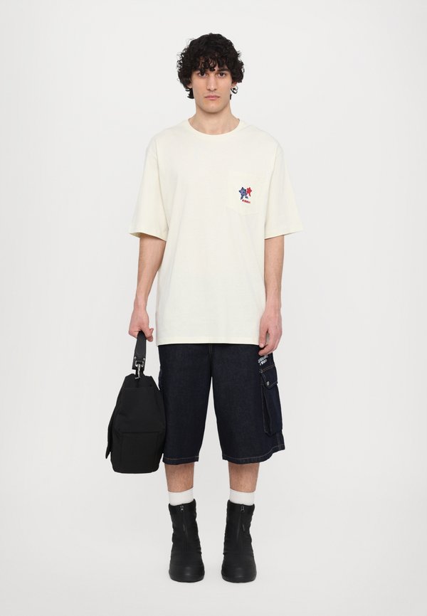 OVERSIZED TEE  - Print T-shirt - letter page3