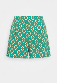Pantaloni verdi corti con un motivo a diamante con dettagli dorati, bianchi e gialli. Realizzati in un tessuto leggero con una texture liscia.