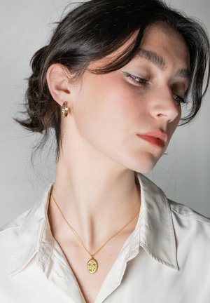 FABLE ENGLAND ACORN LEAF PEARL - Kaelakee - gold coloured green