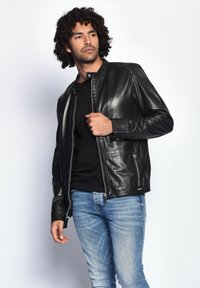 Maze Nahkatakki - black