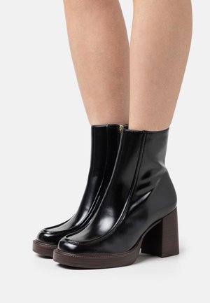 Tamaris, Bottines à talons hauts - black