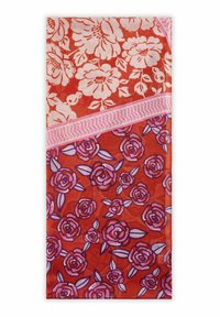 Rode bloemen sjaal met grote roze bloemen aan de bovenkant en een levendig rozenpatroon aan de onderkant. Zachte textuur met contrasterende roze accenten.