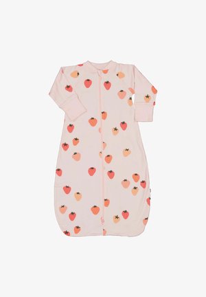 Lyserød baby sovepose med lange ærmer og røde og orange jordbærprint over det hele, med lynlåslukning foran.