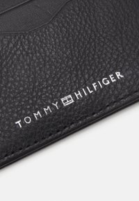Tommy Hilfiger TRANSIT HOLDER - Peněženka - black