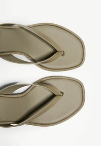 Thumbnail Image 6