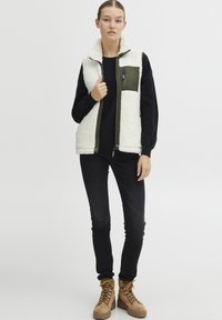 Oxmo OXELINOR - Väst - cloud dancer