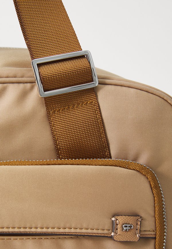 TRAVEL WEEKEND BAG OUT GLOBE M - Weekend bag - camel3