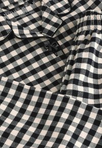 Next GINGHAM  REGULAR FIT SET
 - Nattøj sæt - monochrome