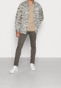 Replay Chino - grey