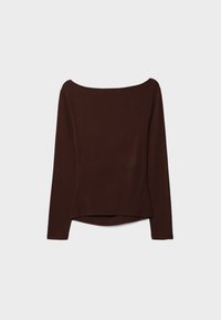 Langarmshirt in Dunkelbraun mit weitem Ausschnitt, weichem Stoff, taillierter Form und abgerundetem Saum hinten.