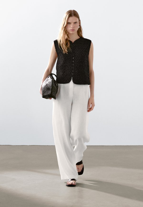 WITH DETAIL - Waistcoat2