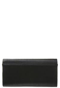 Svart läderklutch plånbok med en slät yta, rektangulär form och minimalistisk design. Har ett spänne och ingen synlig hårdvara.
