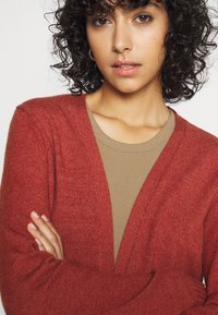 VILA VIRIL - Cardigan - burnt henna