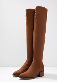 Steve Madden Overkneeskor - tan
