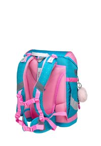 Rucksack mit einem türkis-rosa Design, Punktmuster, gepolsterten Mesh-Trägern, reflektierenden Akzenten und einem Pom-Pom-Schlüsselanhänger.