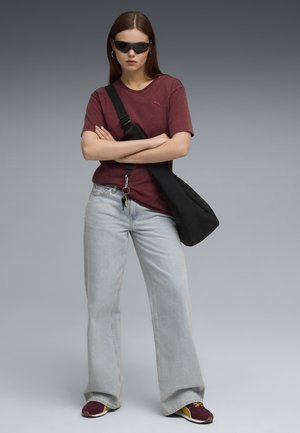 ESSENTIALS ELEVATED RELAXED WASH - T-shirt basique - ruby shimmer