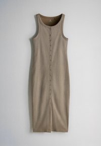 Ärmelloses knielanges beiges Kleid mit Knopfleiste vorne, Rundhalsausschnitt und schmaler, gerader Silhouette, flach auf einer grauen Oberfläche liegend.
