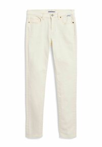 Jean slim couleur crème avec cinq poches, fermeture par bouton et étiquettes de marque sur la ceinture et la poche.