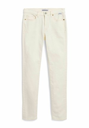 Jeans slim fit color crema con cinque tasche, chiusura con bottone e etichette con marchio sulla cintura e sulla tasca.