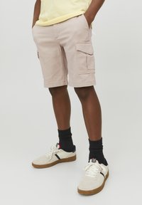 La storia dei pantaloni Oxford bags