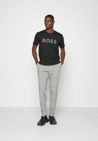 BOSS THINKING - Camiseta estampada - black
