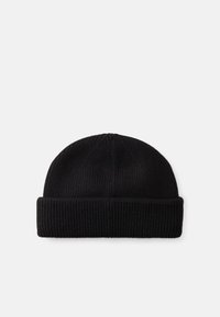 Mustjas kootud beanie, sooniline tekstuur, volditud äär, ümar ülaosa, valmistatud pehmest materjalist, sobib külma ilma jaoks.
