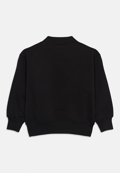 Μαύρο μακρυμάνικο φούτερ με στρογγυλή λαιμόκοψη, με ριμπ μανσέτες και τελείωμα, προβεβλημένο από πίσω σε απλό λευκό φόντο.