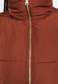 JDY Chaqueta de invierno - brown