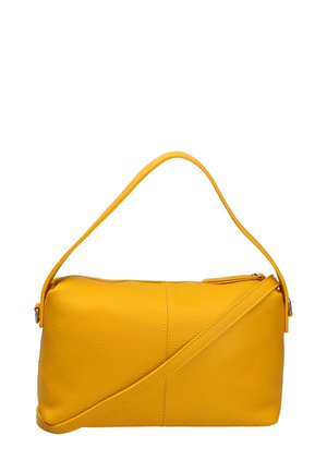 Borsa a spalla gialla in pelle con finitura texturizzata, chiusura con zip e tracolla staccabile, caratterizzata da un design minimalista.