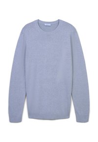 Maglione a maniche lunghe grigio chiaro con colletto a giro e polsini e orlo a costine, esposto piatto su uno sfondo bianco.