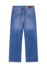 Vaqueros de denim azul de pierna ancha con una cintura de altura media, dos bolsillos traseros y un parche de cuero con la marca en la cintura trasera.