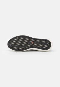 Clarks Escarpins compensés - black