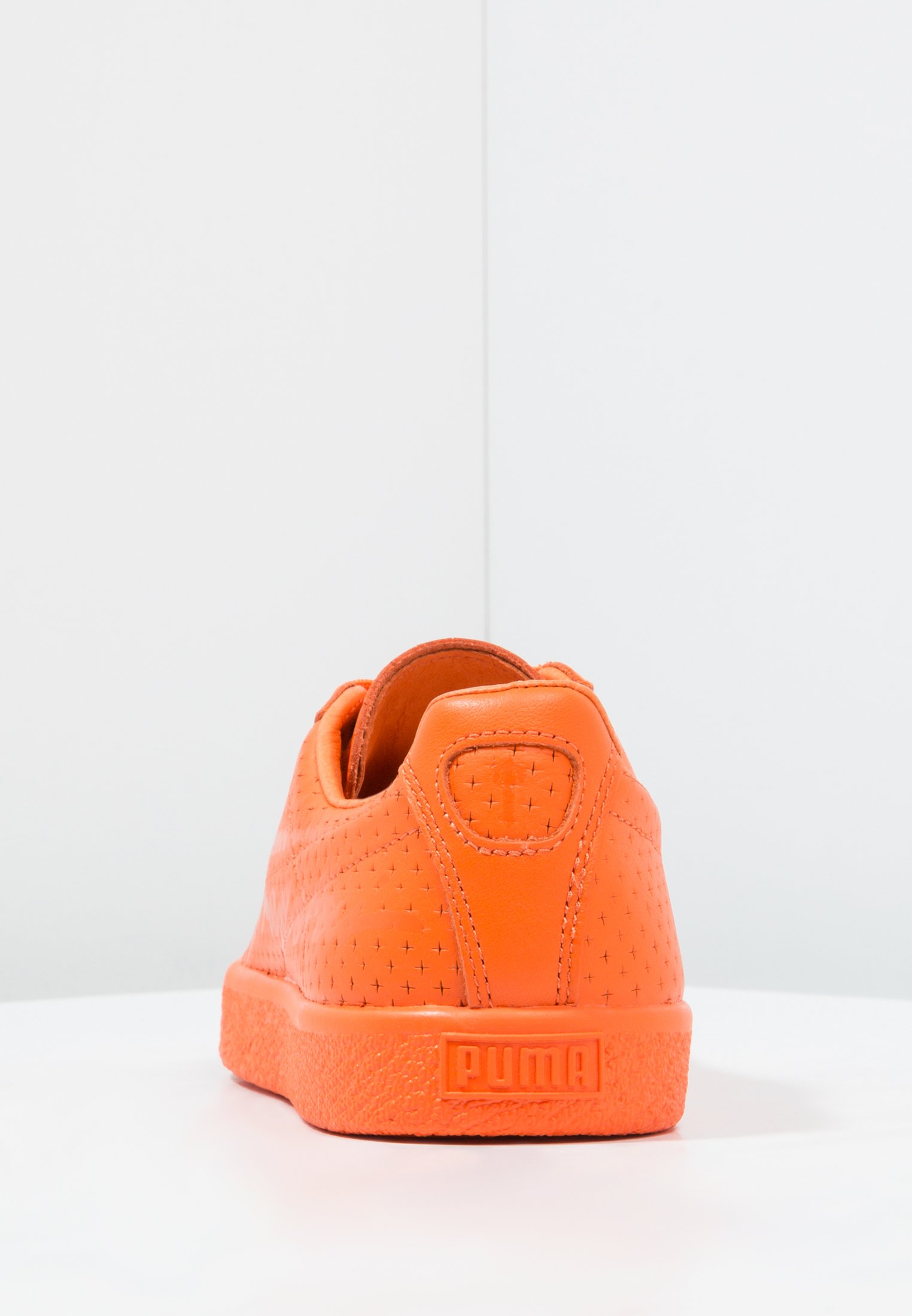 Puma CLYDE PERFORATED TRAPSTAR - Zapatillas - golden poppy/naranja - Zalando .es