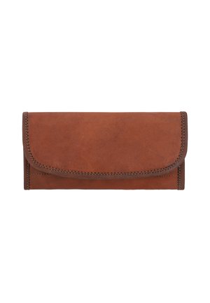 Billetera de cuero marrón con una textura suave, forma alargada y tapa curva. Presenta costuras sutiles a lo largo de los bordes.
