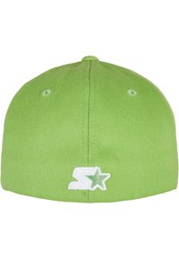 Zelená baseballová šiltovka s hladkým povrchom. Obsahuje biele vyšívané logo so súhvezdím. Zahrňuje aj prešitý ventilačný otvor na vrchu.