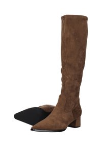 Bruine suède laarzen tot de knie met een spitse neus en blokhak. Het bovenwerk heeft een gladde textuur en zijpanelen voor een strakke look.